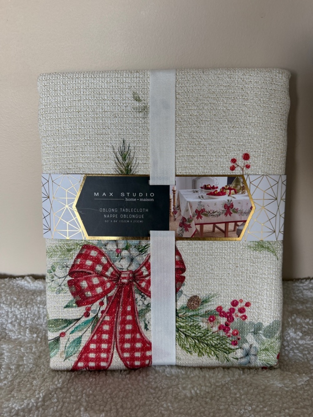 Max Studio Holiday Christmas Tablecloth Red Berry Bow Oblong 60x84 NEW!